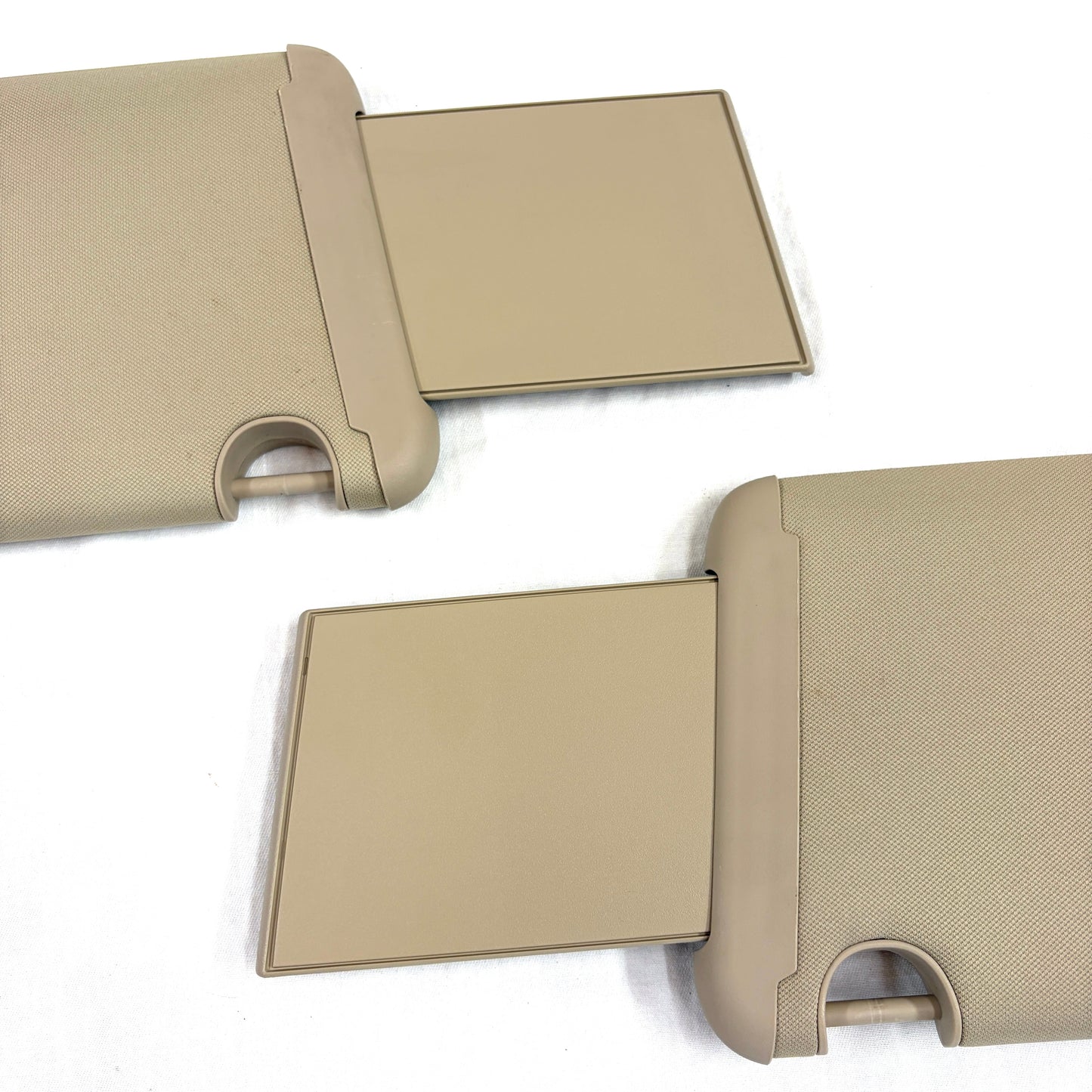 2005-2007 Chevy Malibu Sun Visors Driver Passenger Pair Shades OEM Beige 05-10 Pontiac G6