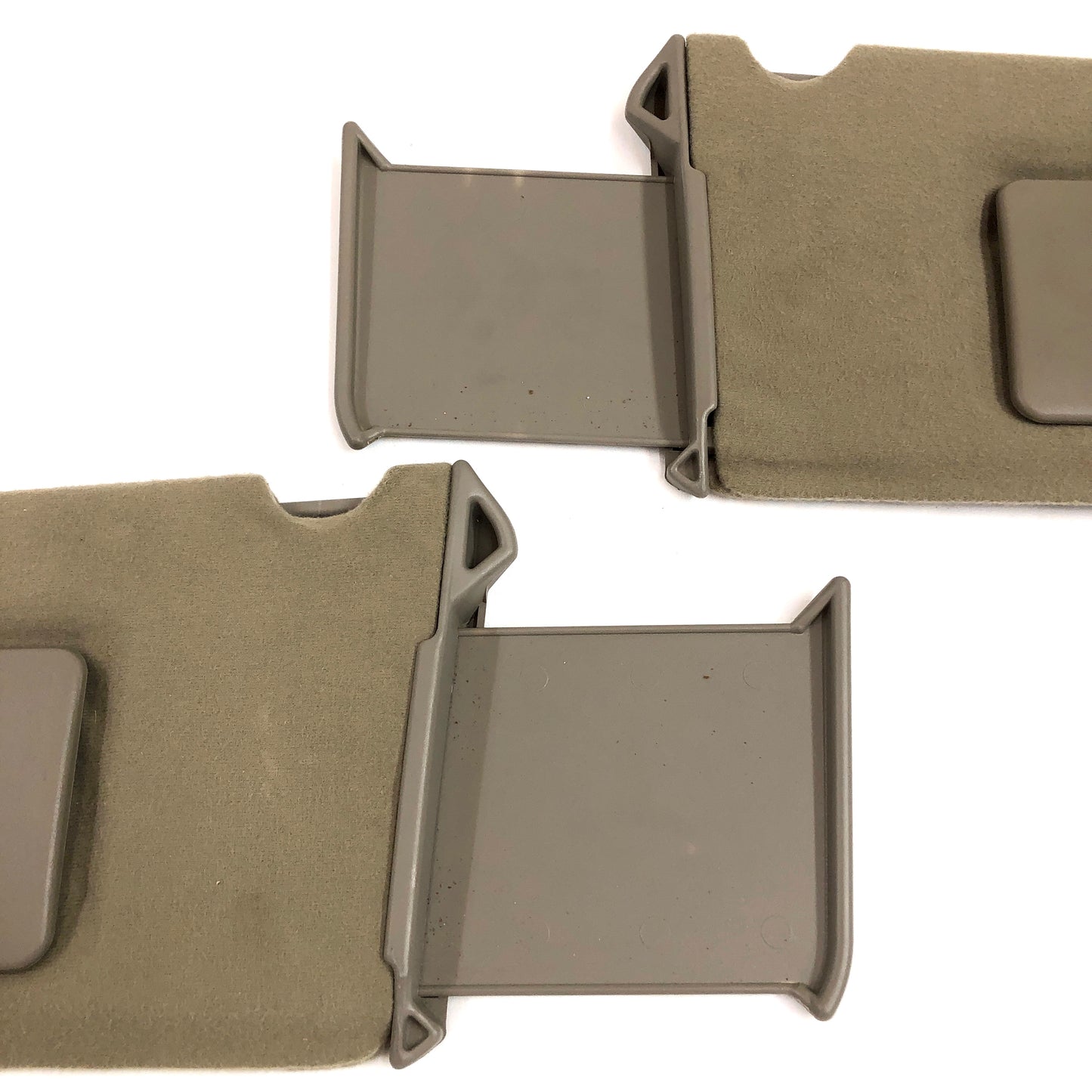 1995-2000 Yukon Escalade Tahoe Suburban Sun Visors OEM Pair Driver Passenger Beige Tan W/ Lights