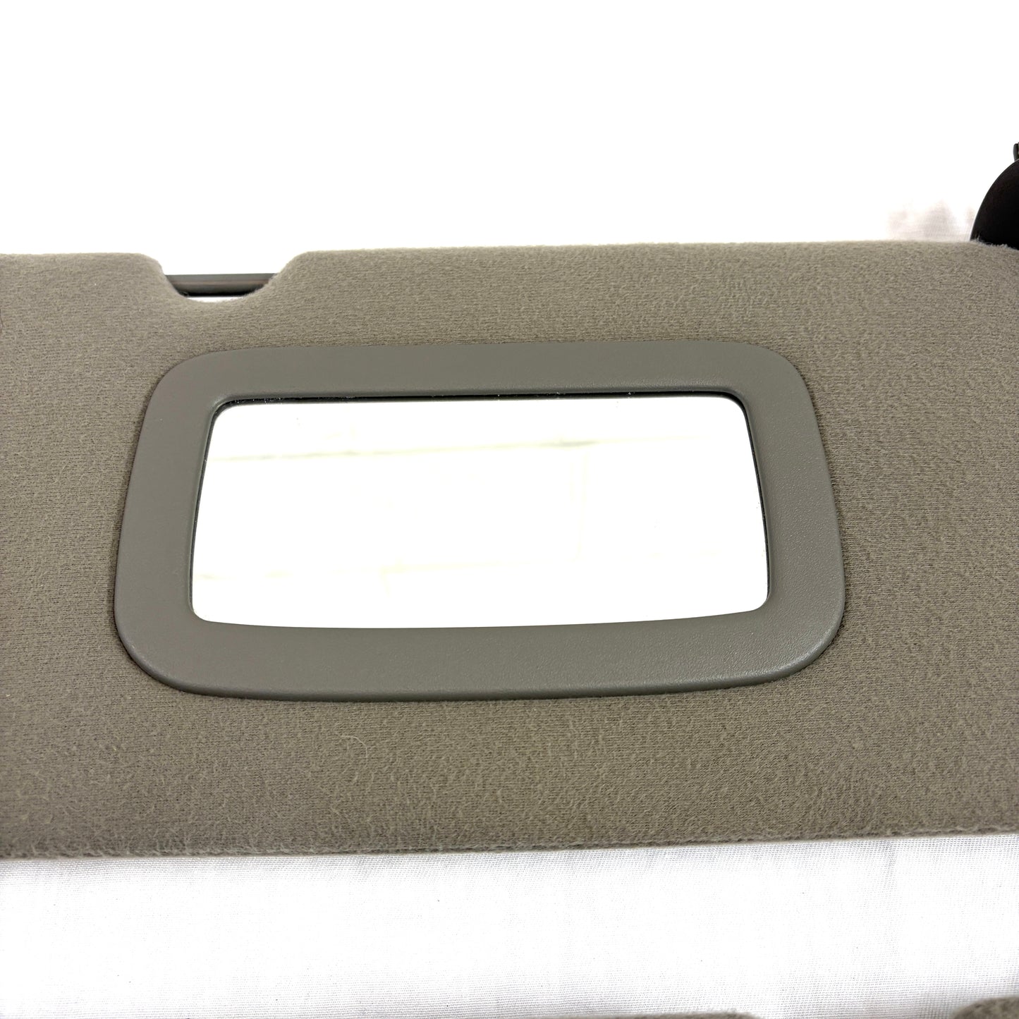 1999-2006 Sierra Silverado Sun Visors Passenger Driver Pair GRAY OEM Shades W/ Mirror