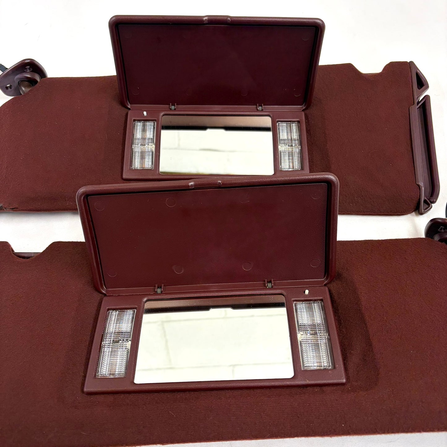 1995-1999 Yukon Tahoe Suburban Sun Visors Driver Passenger Pair W/ Lights Ruby Red Maroon