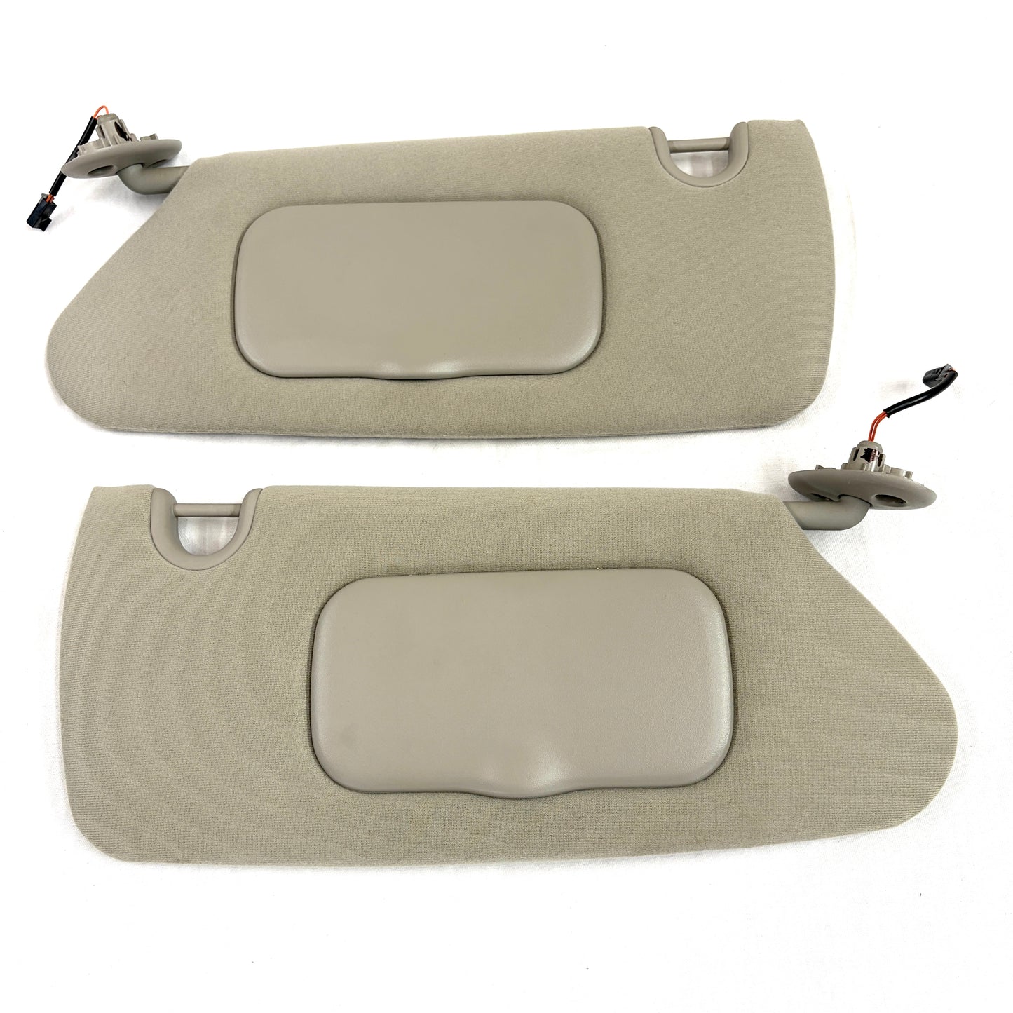 2001-2007 Town & Country Sun Visors Pair Passenger Driver GRAY OEM W/ Lights 1AW99BD1AB 0YX62BD1AA