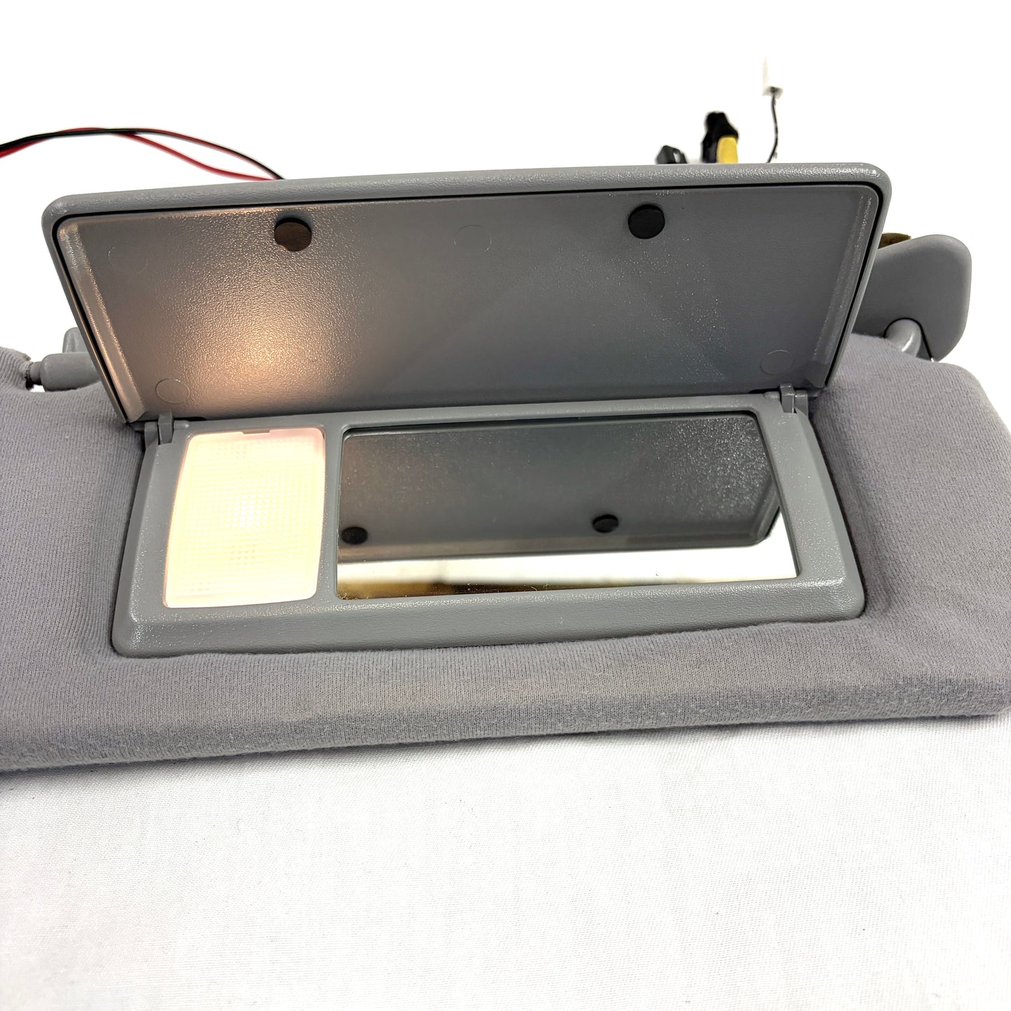1997-2001 Toyota Camry Sun Visors Pair Shades OEM GRAY Lights Mirror Clips
