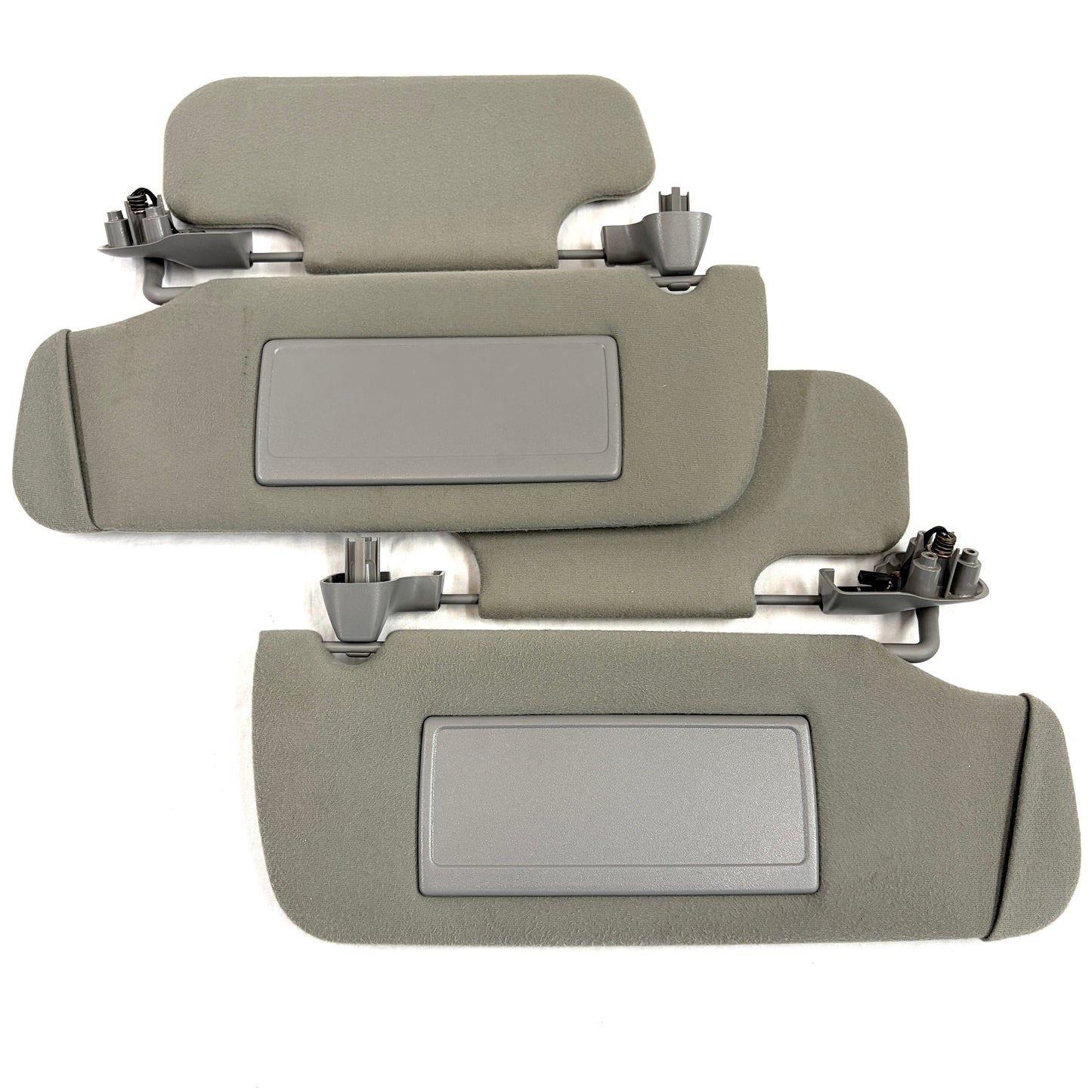 2001-2006 Avalanche Yukon Escalade Sun Visors Dual Deluxe Pair Driver Passenger OEM Shades Lights Mirrors Gray