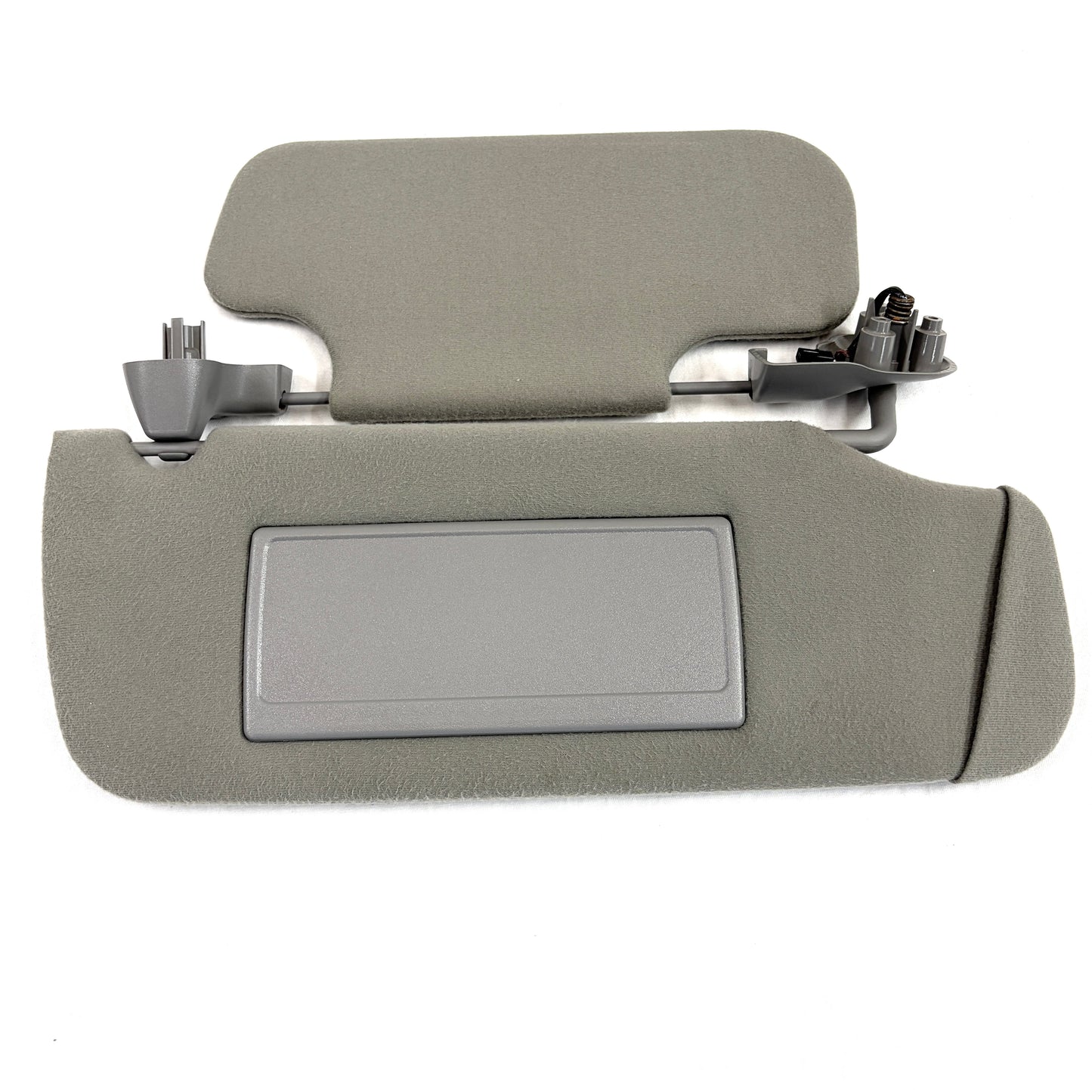 2001-2006 Avalanche Yukon Escalade Sun Visors Dual Deluxe Pair Driver Passenger OEM Shades Lights Mirrors Gray