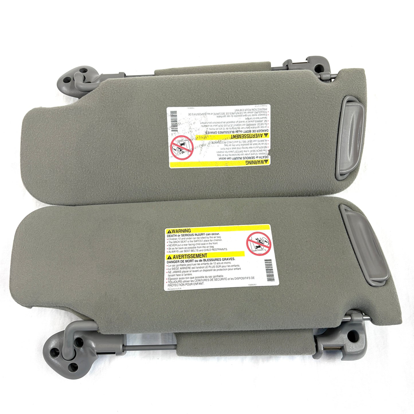 2001-2006 Avalanche Yukon Escalade Sun Visors Dual Deluxe Pair Driver Passenger OEM Shades Lights Mirrors Gray