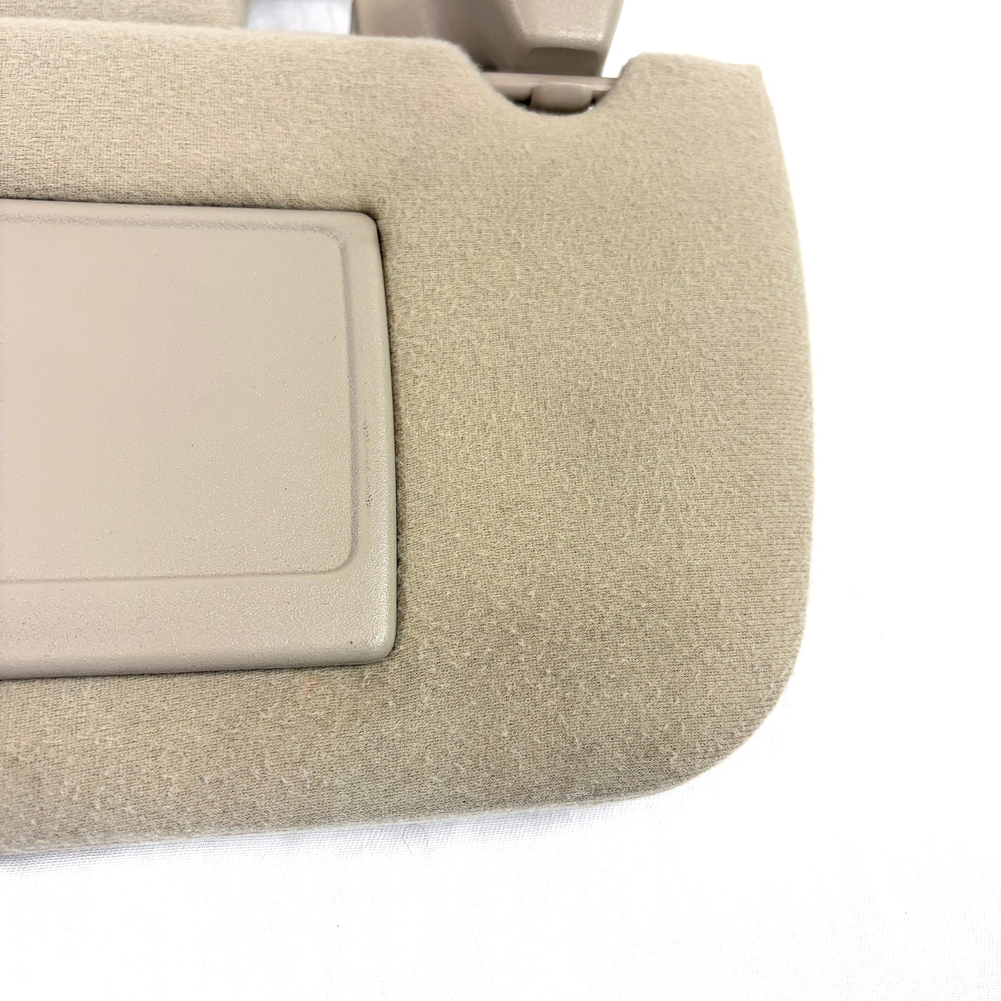 2001-2006 Avalanche Yukon Escalade Sun Visors Dual Deluxe Pair Driver Passenger OEM Shades Lights Mirrors Shale Beige