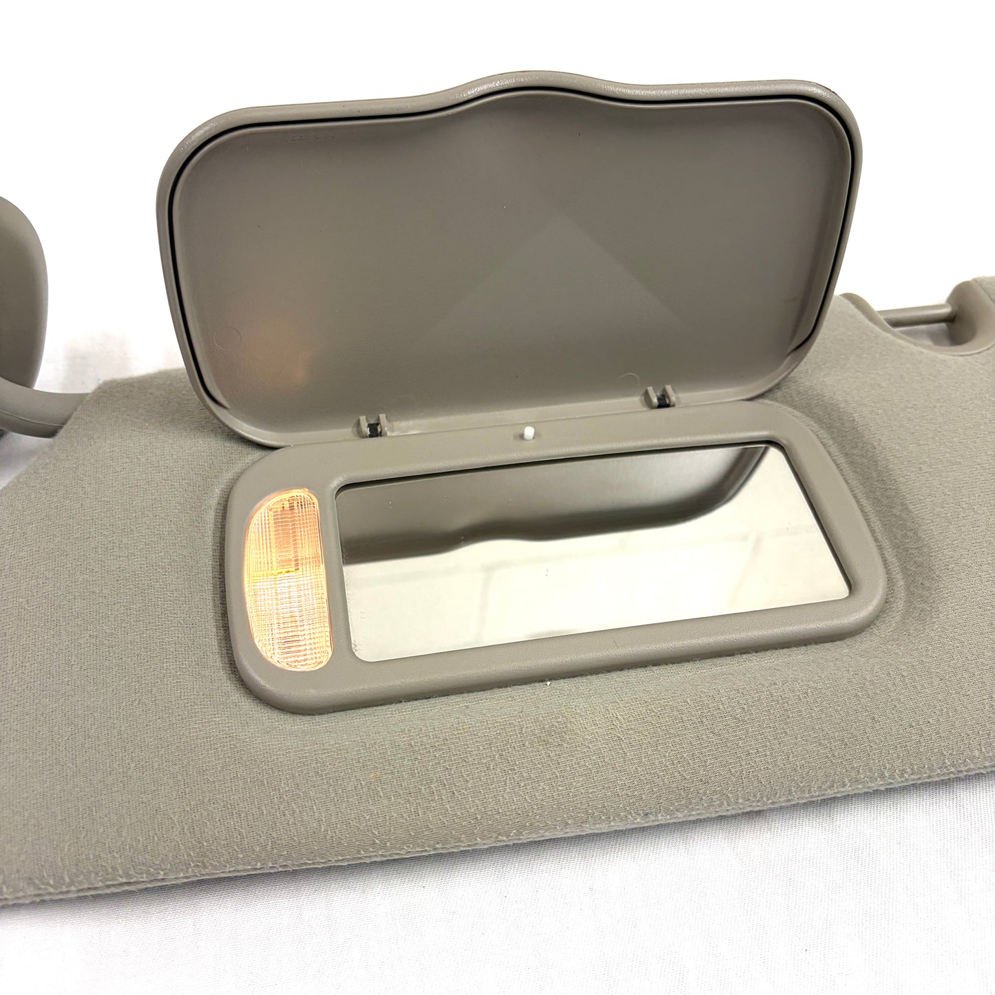 2004-2009 Dodge Durango Sun Visor Driver Side Left OEM Shade Chrysler Aspen W/ Lights