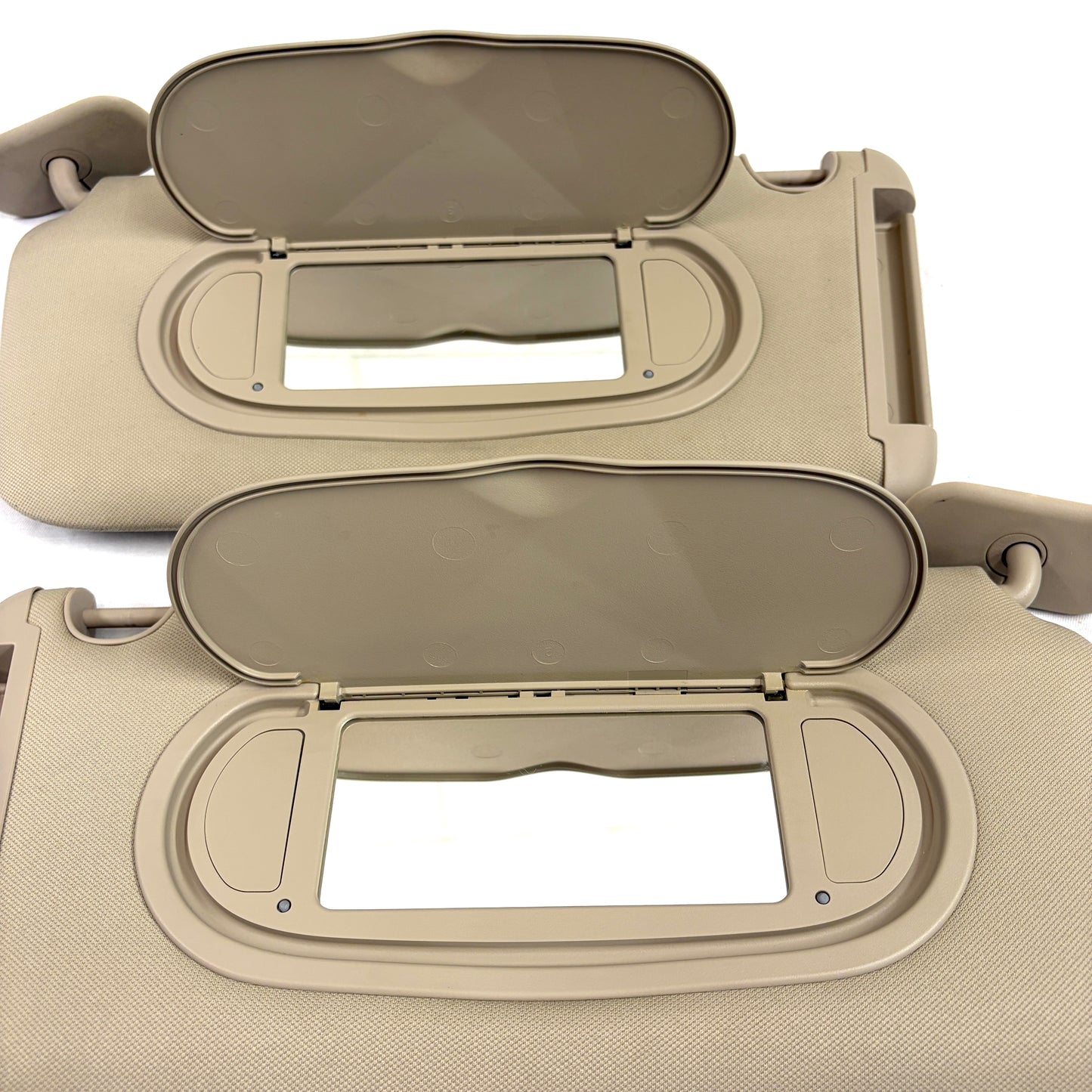 2005-2007 Chevy Malibu Sun Visors Driver Passenger Pair Shades OEM Beige 05-10 Pontiac G6