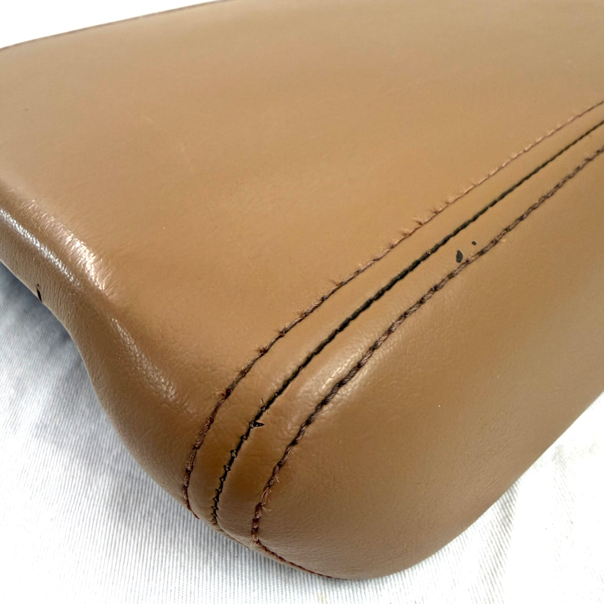2007-2017 Acadia Enclave Center Console Lid Armrest OEM Light Brown Peanut Butter Choccachino